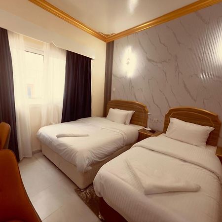 Galaxy Star Hotel Дубай Екстериор снимка
