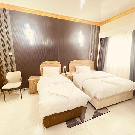Galaxy Star Hotel Дубай Екстериор снимка