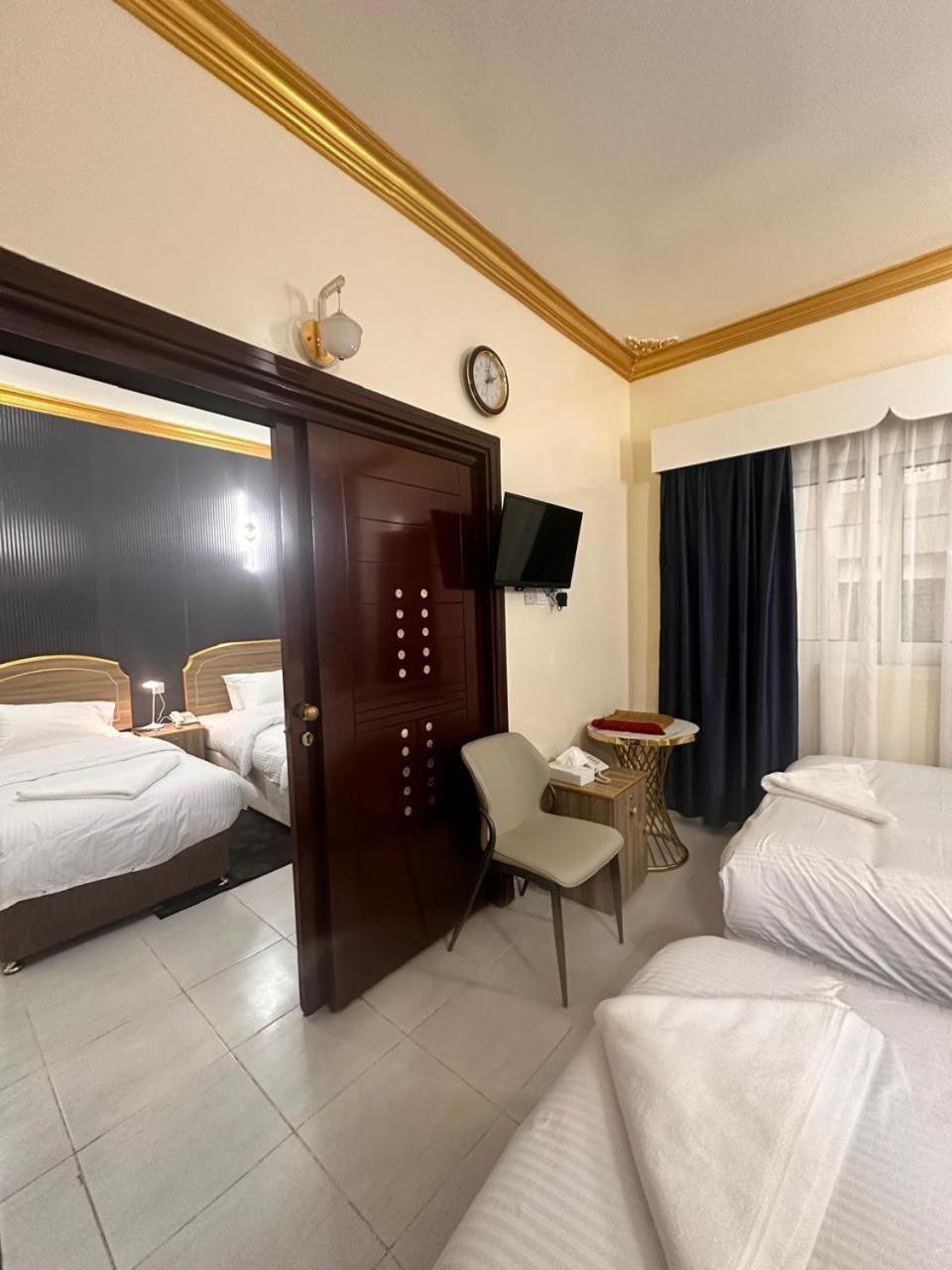 Galaxy Star Hotel Дубай Екстериор снимка