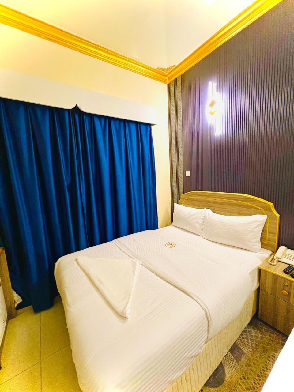 Galaxy Star Hotel Дубай Екстериор снимка