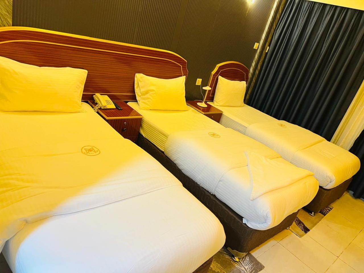 Galaxy Star Hotel Дубай Екстериор снимка