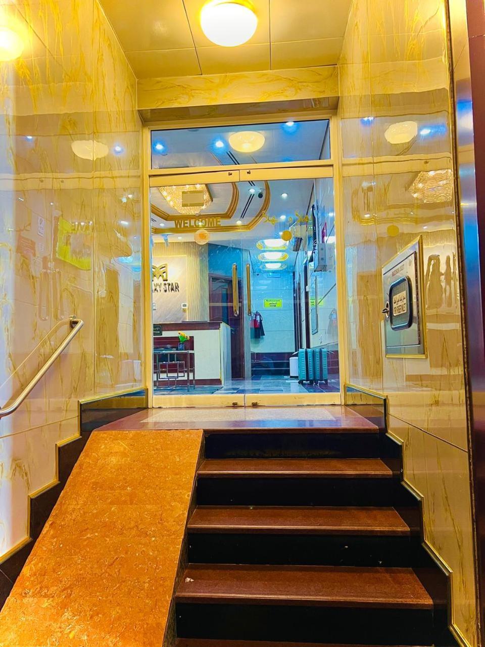 Galaxy Star Hotel Дубай Екстериор снимка