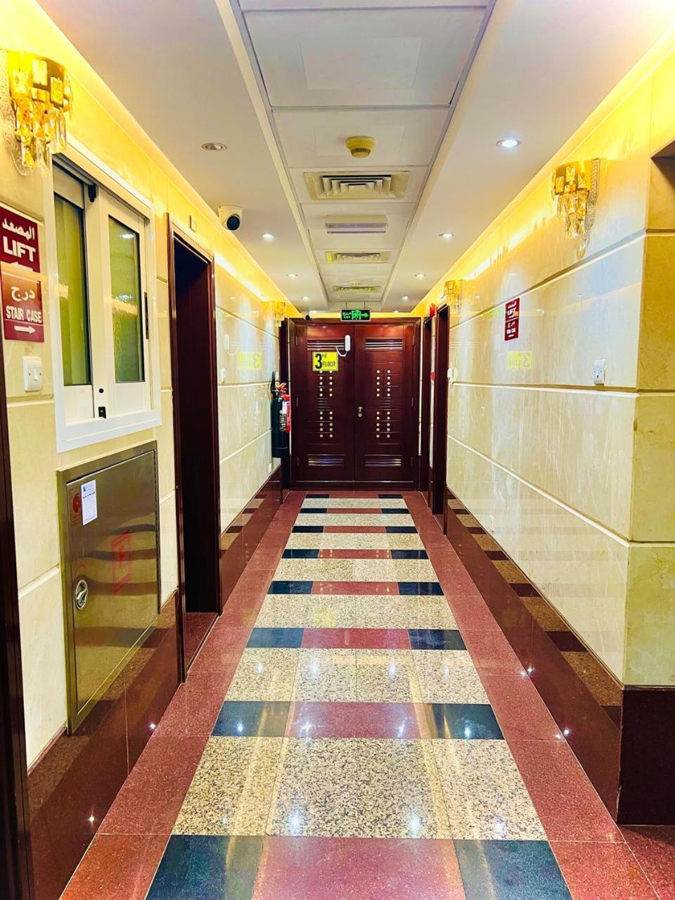 Galaxy Star Hotel Дубай Екстериор снимка