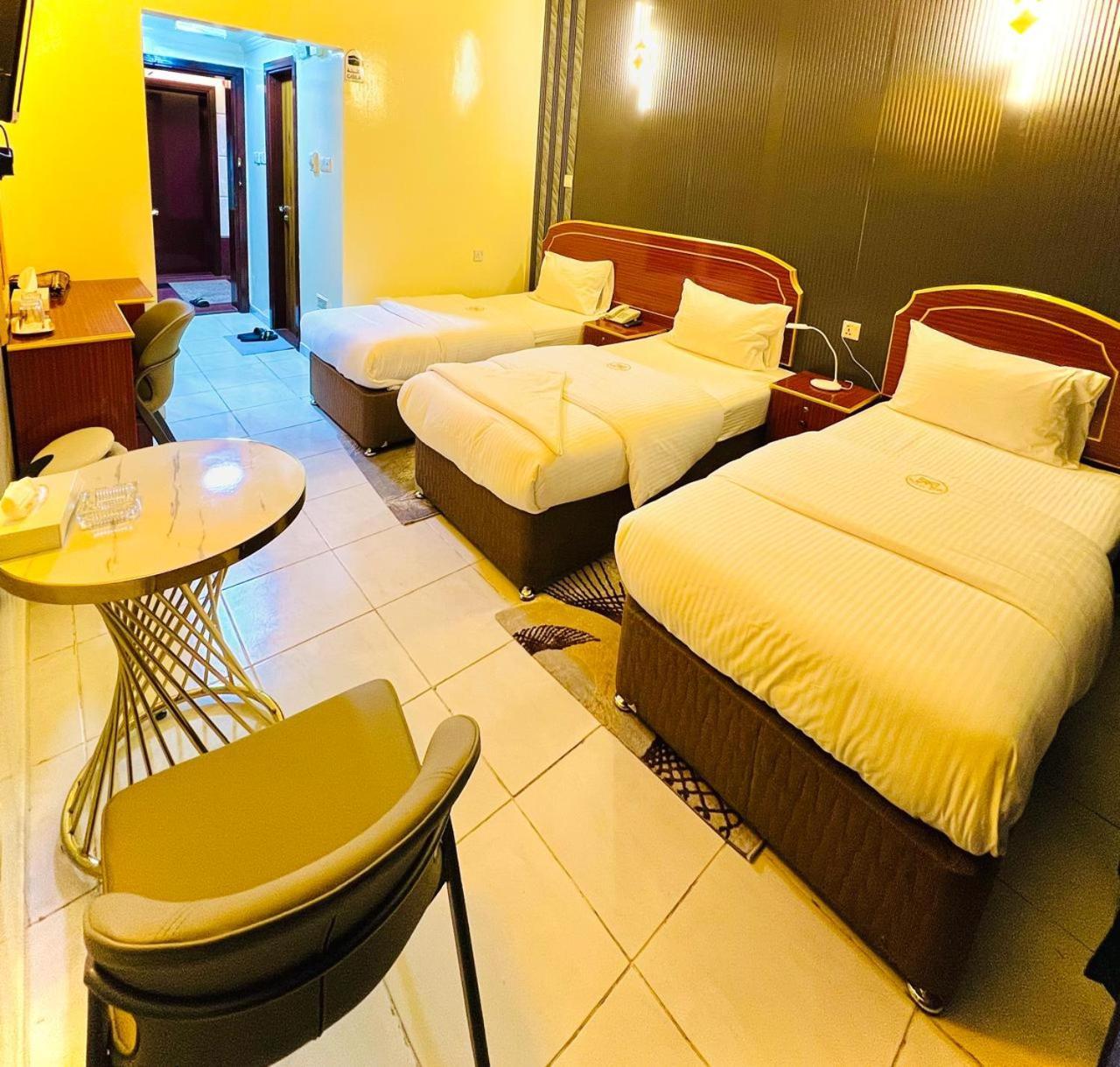 Galaxy Star Hotel Дубай Екстериор снимка
