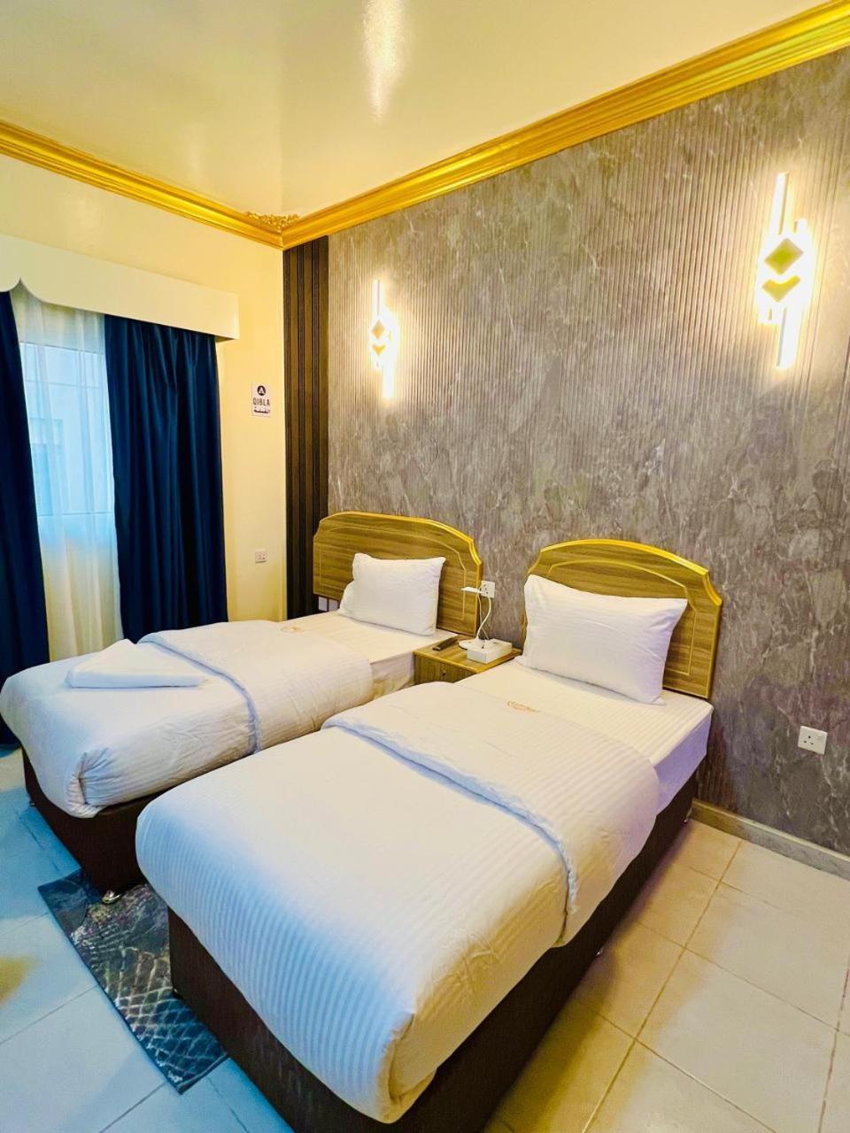 Galaxy Star Hotel Дубай Екстериор снимка