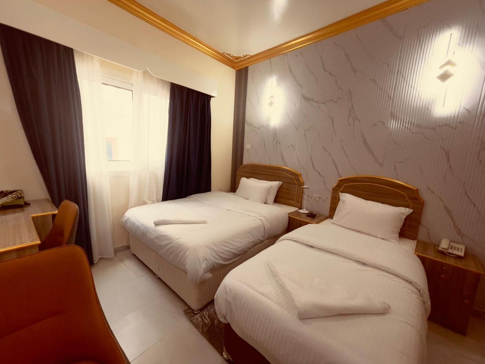 Galaxy Star Hotel Дубай Екстериор снимка