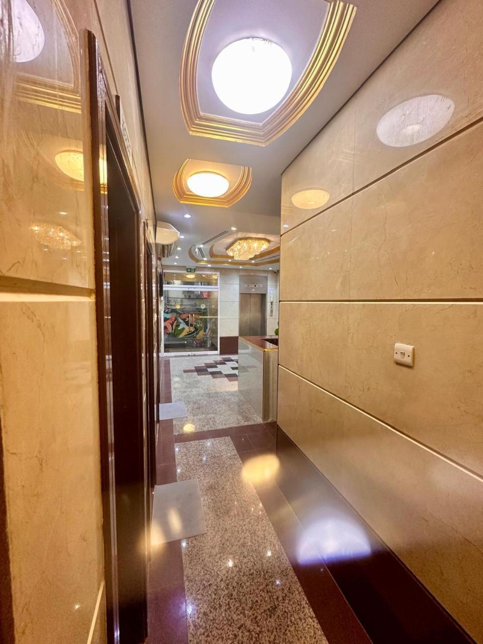 Galaxy Star Hotel Дубай Екстериор снимка