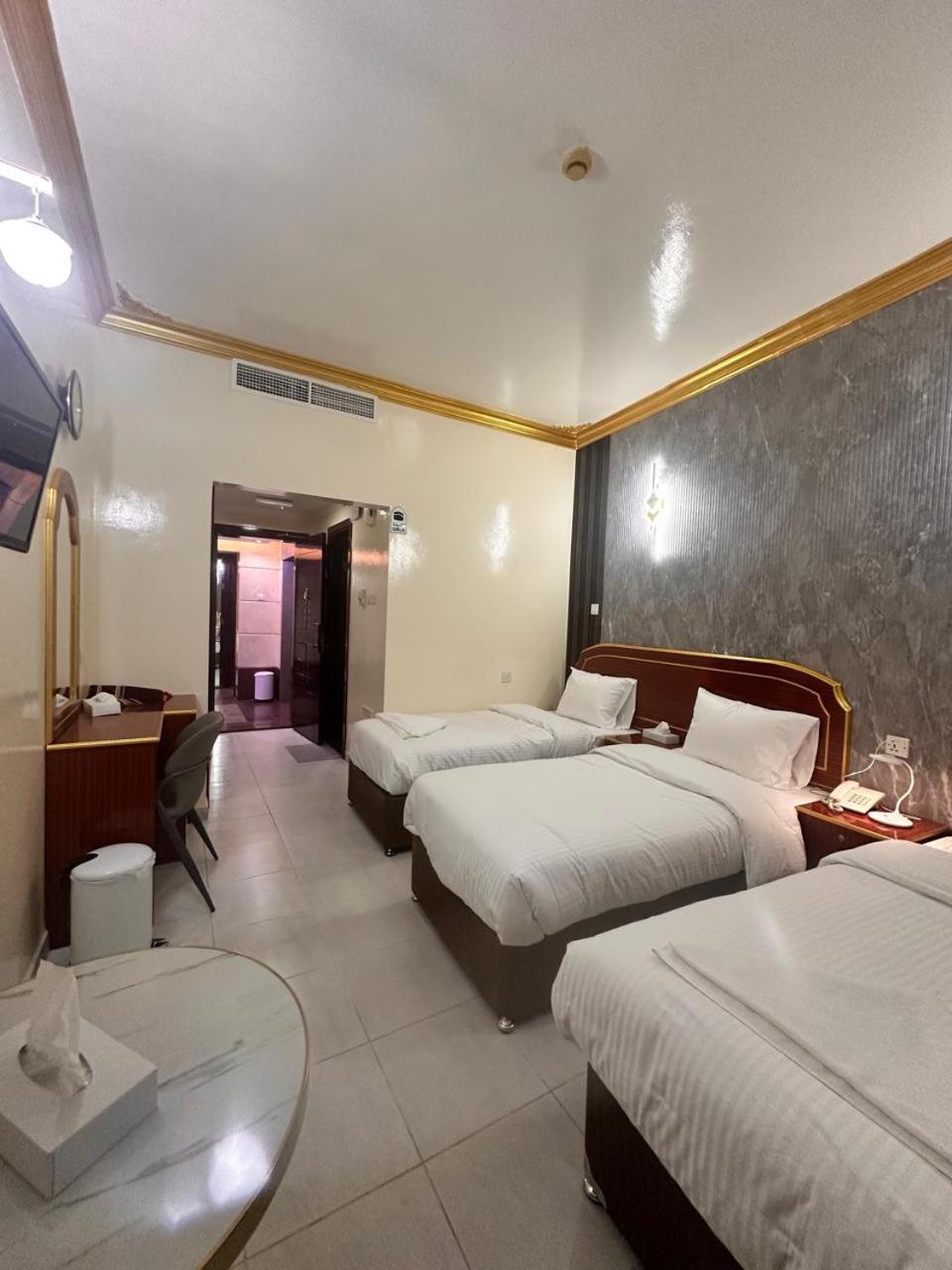 Galaxy Star Hotel Дубай Екстериор снимка