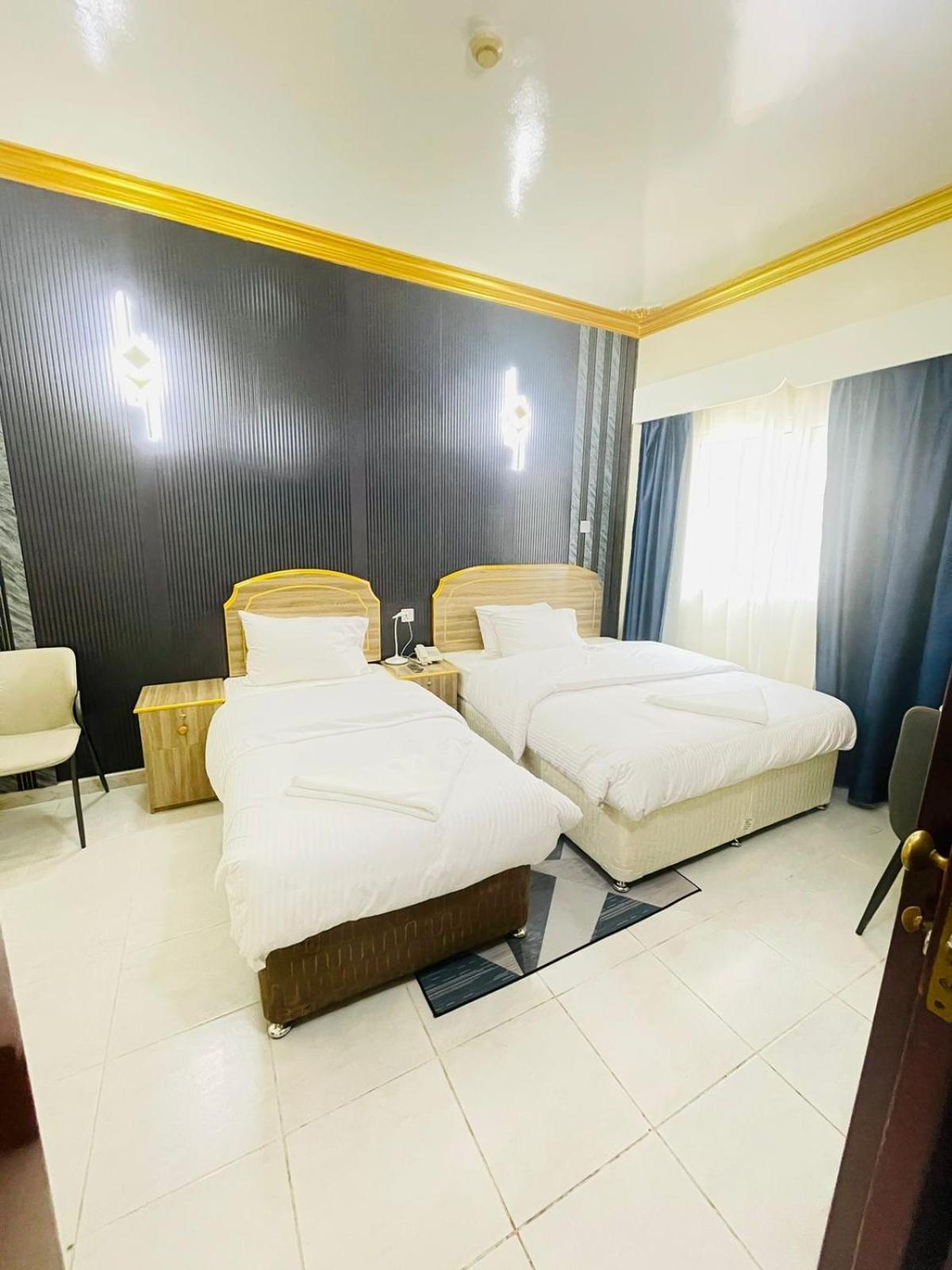 Galaxy Star Hotel Дубай Екстериор снимка