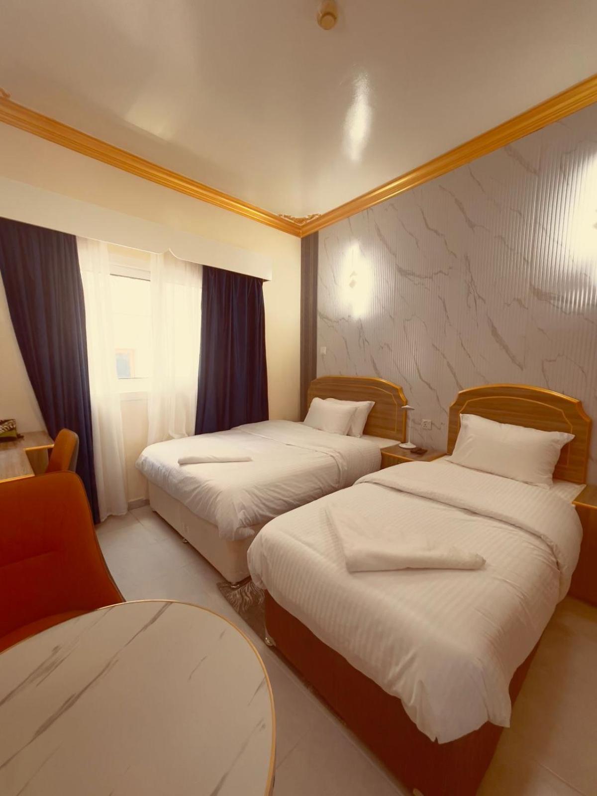 Galaxy Star Hotel Дубай Екстериор снимка