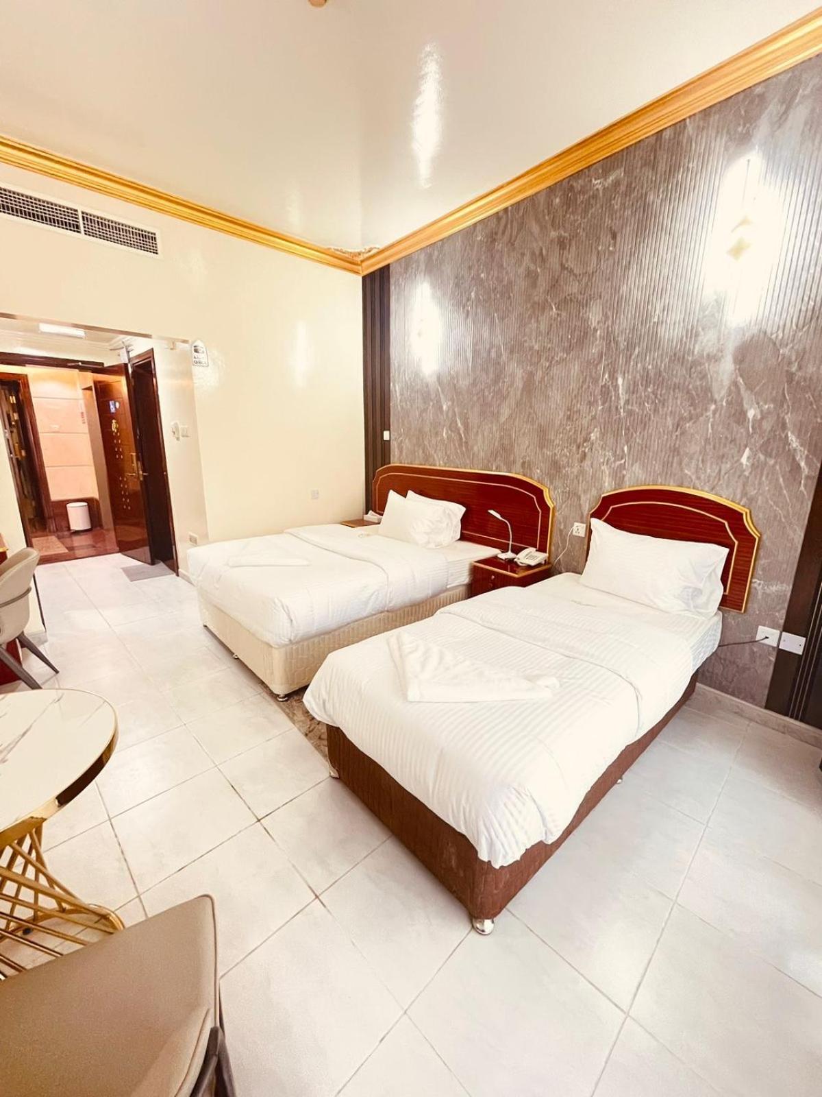 Galaxy Star Hotel Дубай Екстериор снимка