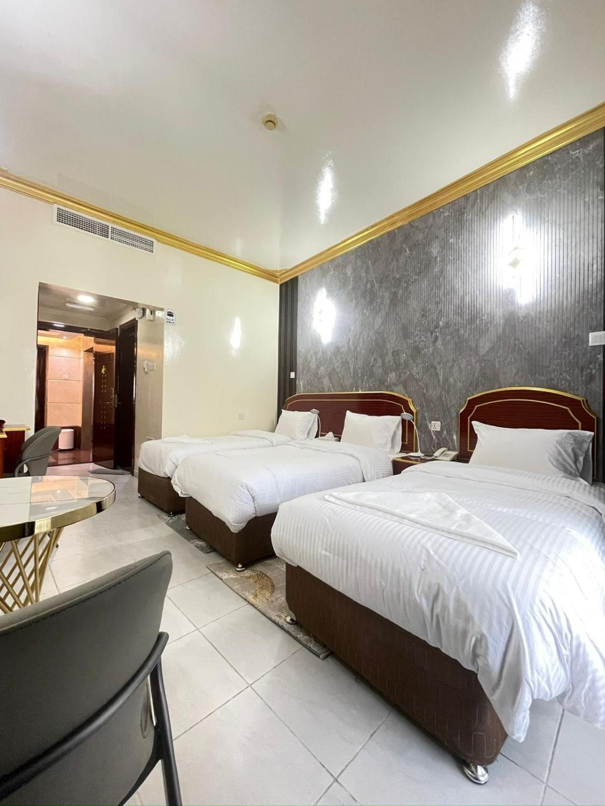 Galaxy Star Hotel Дубай Екстериор снимка